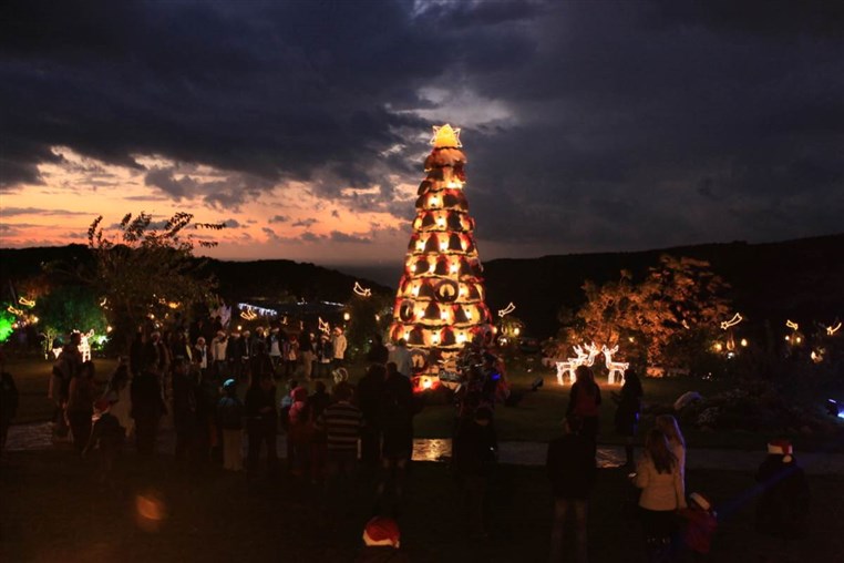 Arnaoon Christmas Village